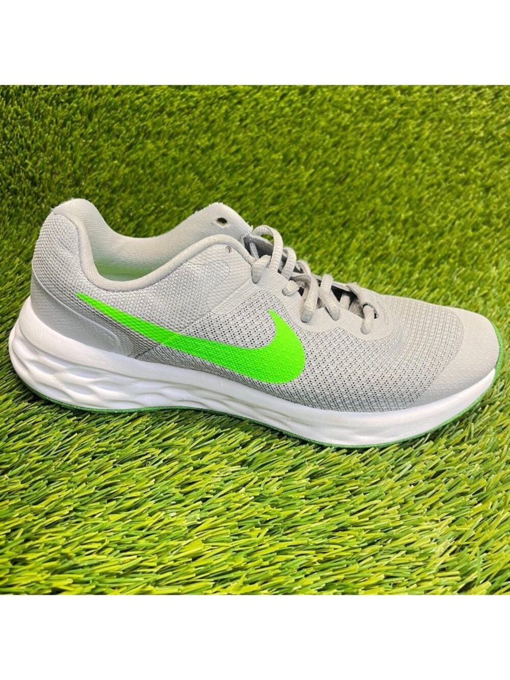 Nike Revolution 6 Boys Size 5.5Y Gray Green White Running Walking Shoes Sneakers